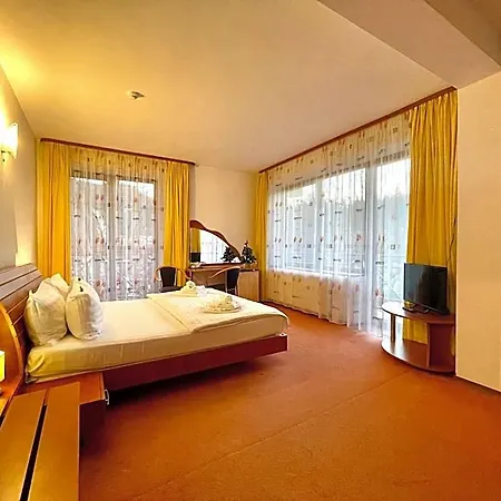 Hotel Condor 3*