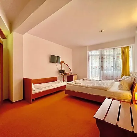 Hotel Condor 3*