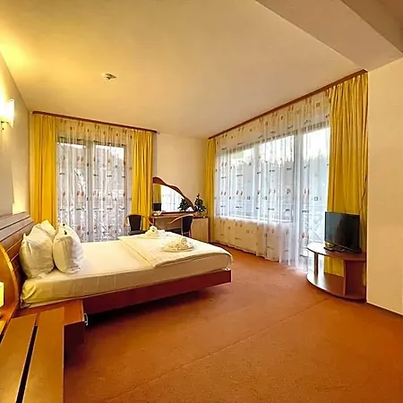 Condor Hotel