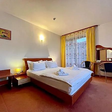 Condor 3*