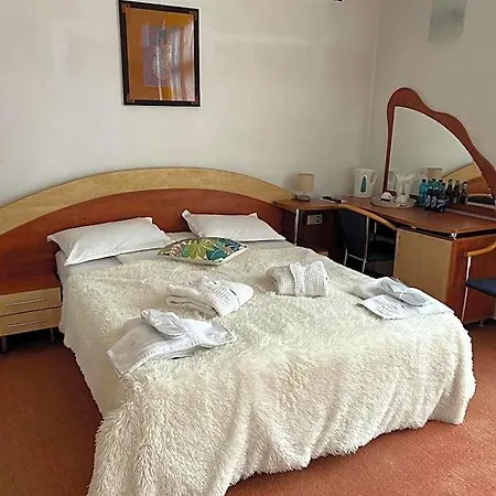 Condor 3*